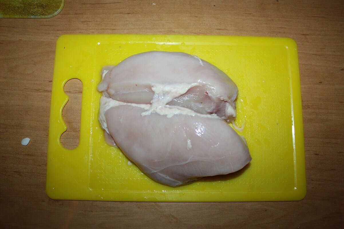 Нежная паста с курицей и сливочным соусом (1 шаг)