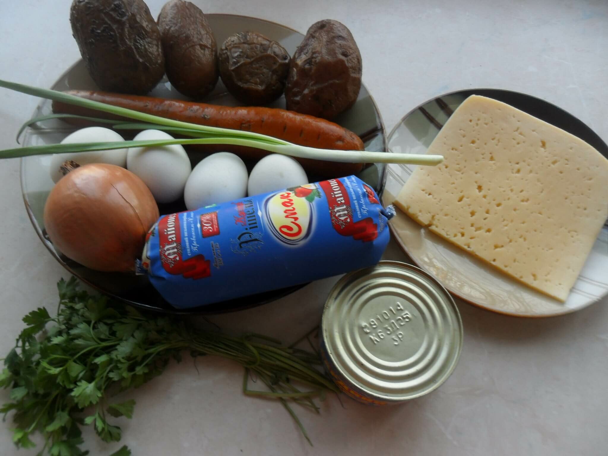 Салат Мимоза с рыбными консервами (ингредиенты)