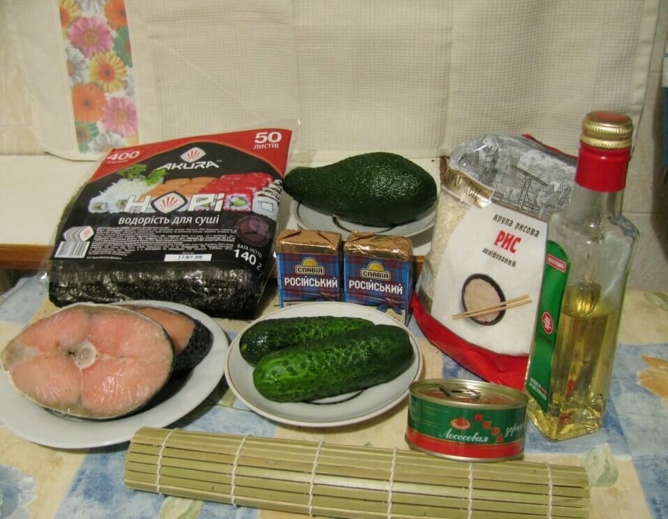 Простое приготовление суши в домашних условиях (ингредиенты)