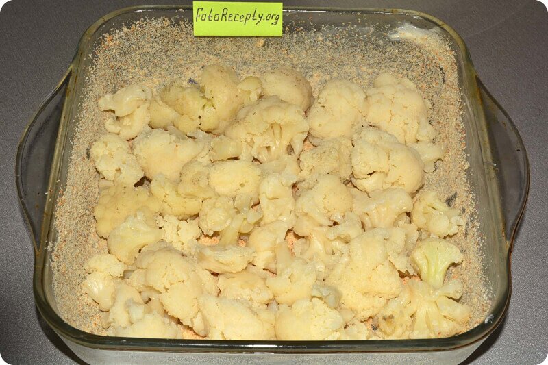 запеканка из цветной капусты в духовке с сыром - уложить капусту в форму для запекания #6